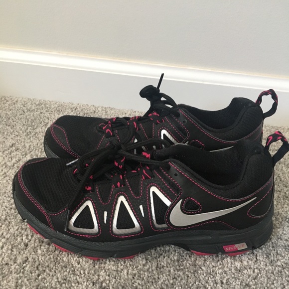 Nike Shoes - Women’s Nike Air - Size 7